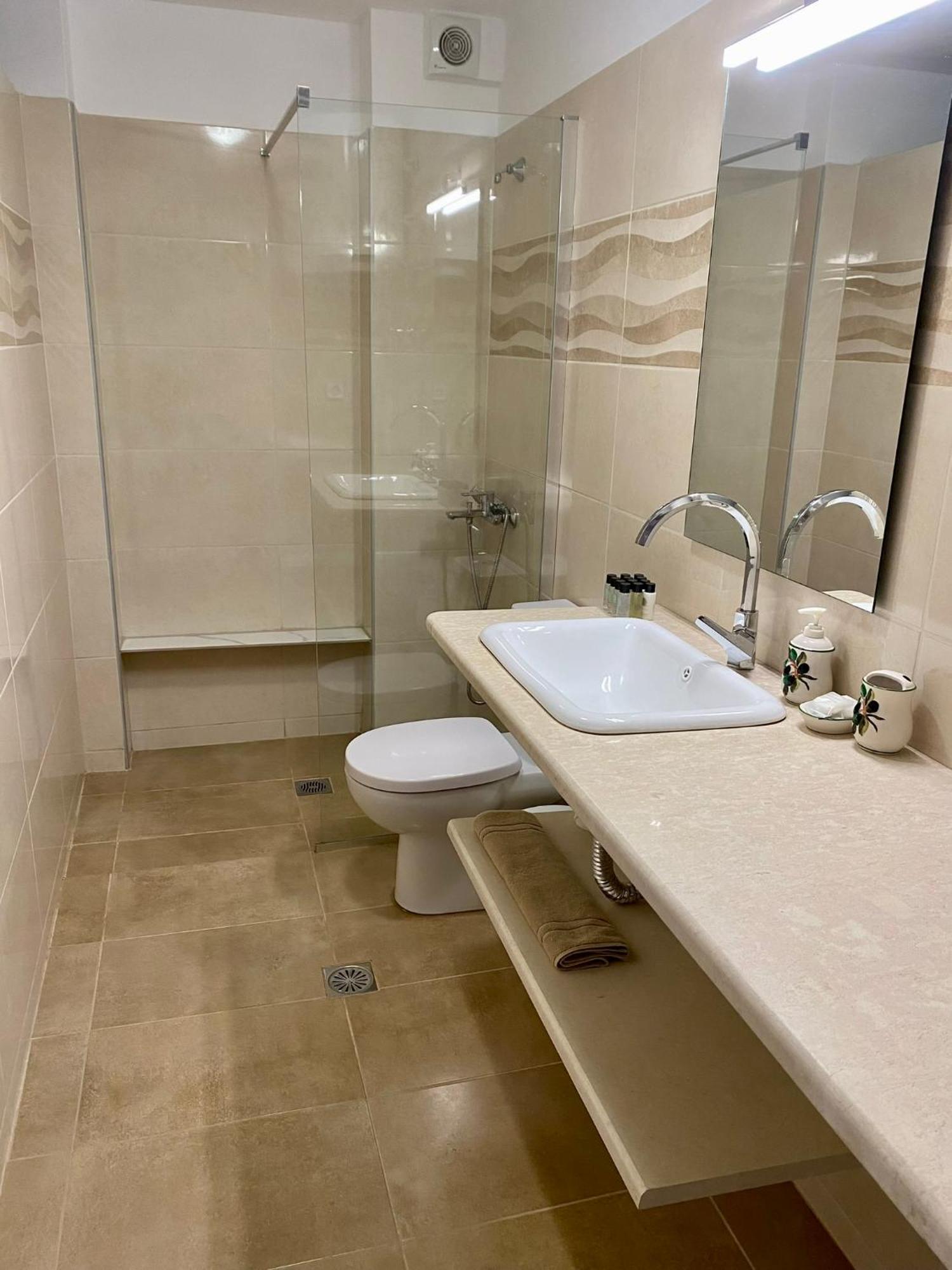 Arian Apartments Argostoli  Eksteriør bilde