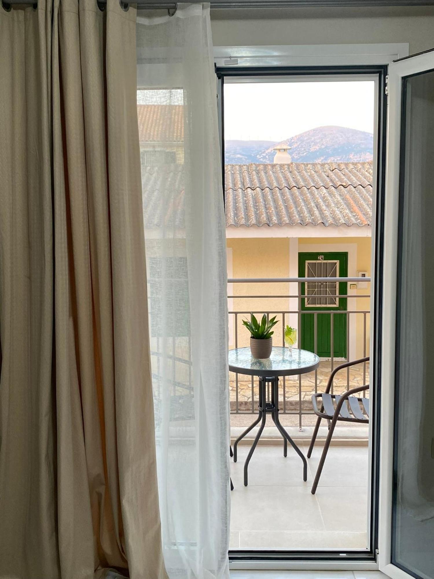 Arian Apartments Argostoli  Eksteriør bilde